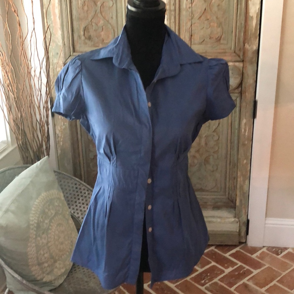 Size medium short sleeve button down blouse